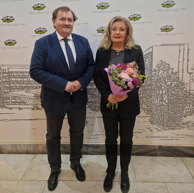 PhDr. Mária Holubová, PhD., odborníčka na protokol a diplomaciu